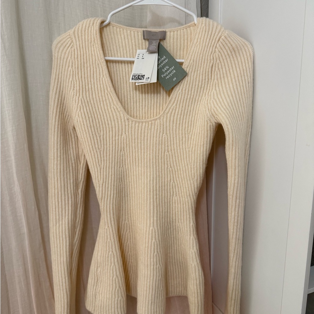 H&M Cream Women's Scoop Neck Sweater